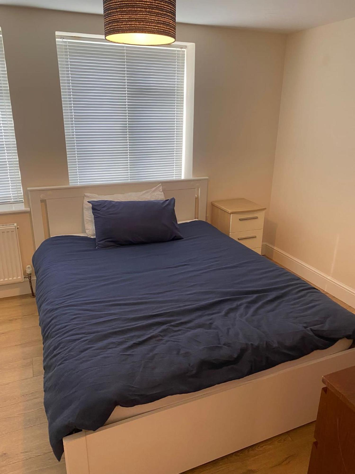 Large Luxury Appartment Cobham  Bagian luar foto